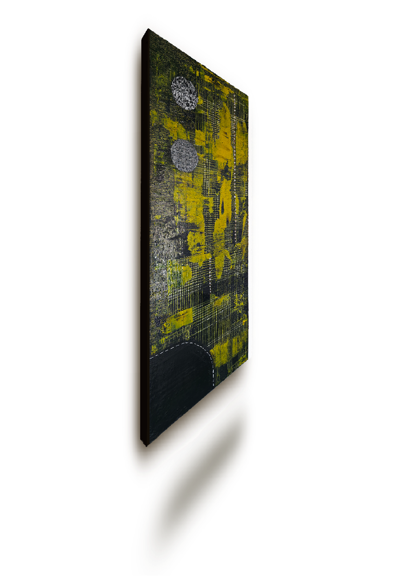 Vue de profil de l'œuvre Ligne brisée dans la nuit par Chatti Karim. Peinture abstraite contemporaine verticale, châssis noir profond et texture lumineuse jaune/or. Collection L'Invisible. Art français.